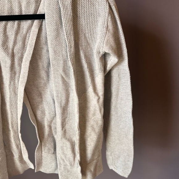 Lululemon Still Movements Open Back Hooded Knit Sweater Gray Size 2 - Picture 8 of 10